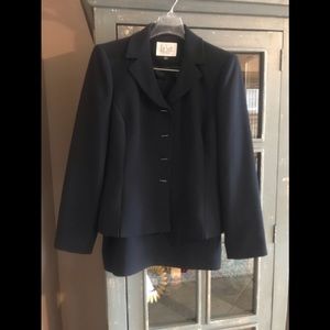 Le Suit brand Suit Navy Size 4P